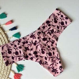 Victoria's Secret No Show Thong Panty Chalk Rose Shadow Floral Small NEW